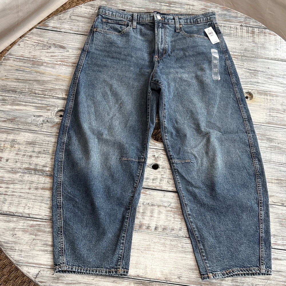 NWT, GAP high rise barrel jeans, size 12/31 L